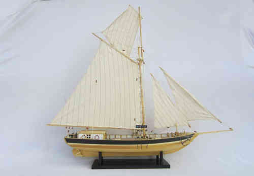Miniatur sailing boat